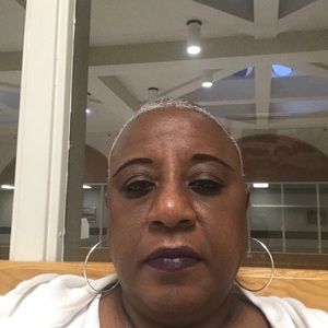 Meet your Posher, Cynthia